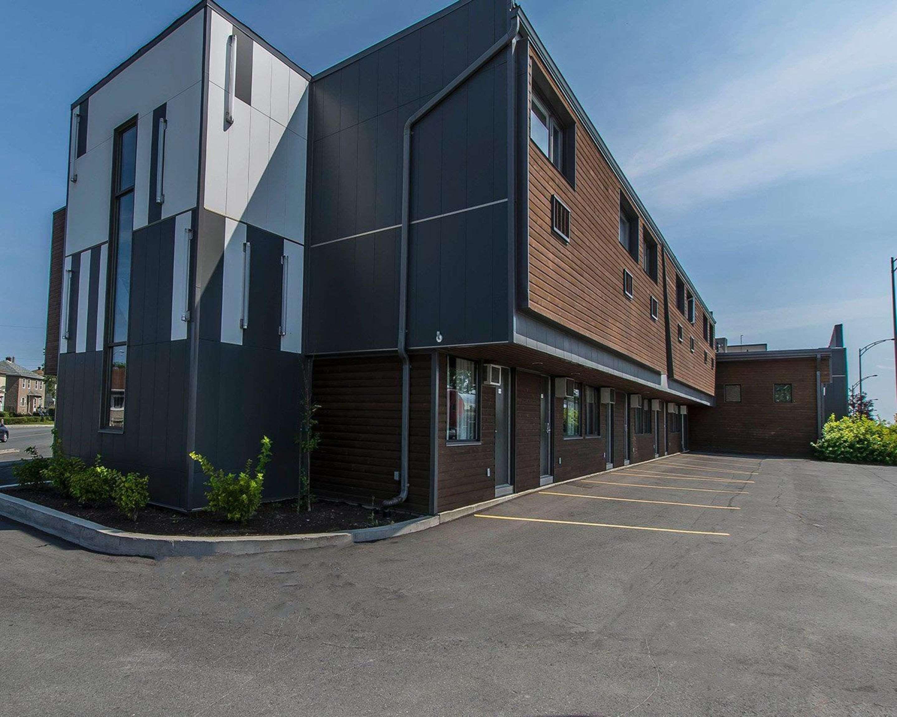 Quality Inn Rouyn-Noranda Exterior photo