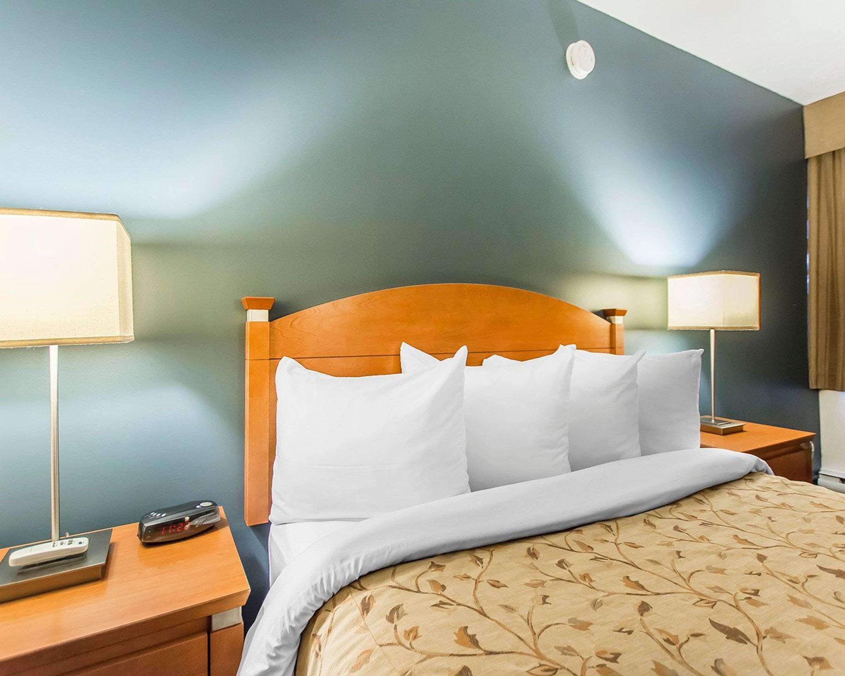 Quality Inn Rouyn-Noranda Exterior photo