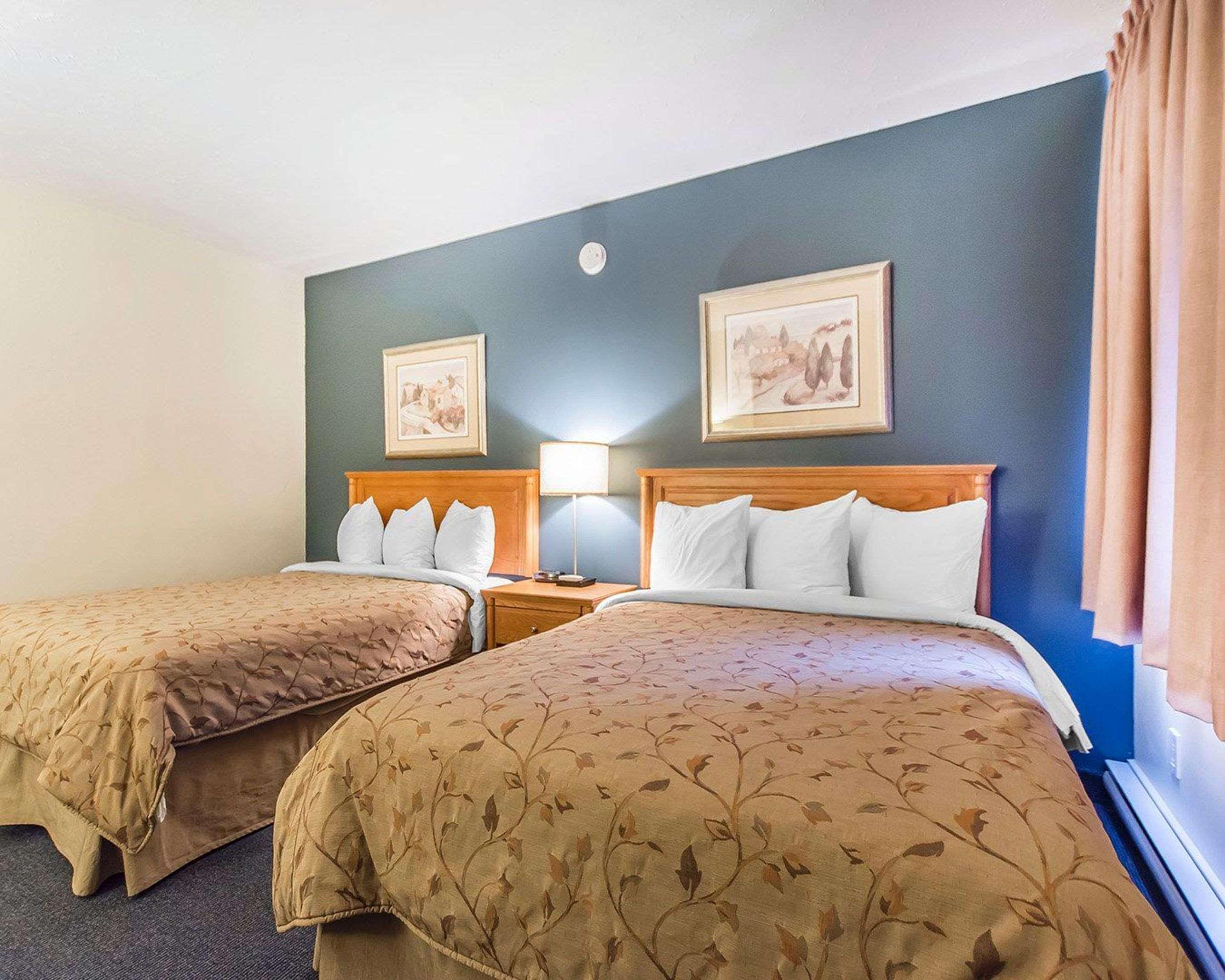 Quality Inn Rouyn-Noranda Exterior photo