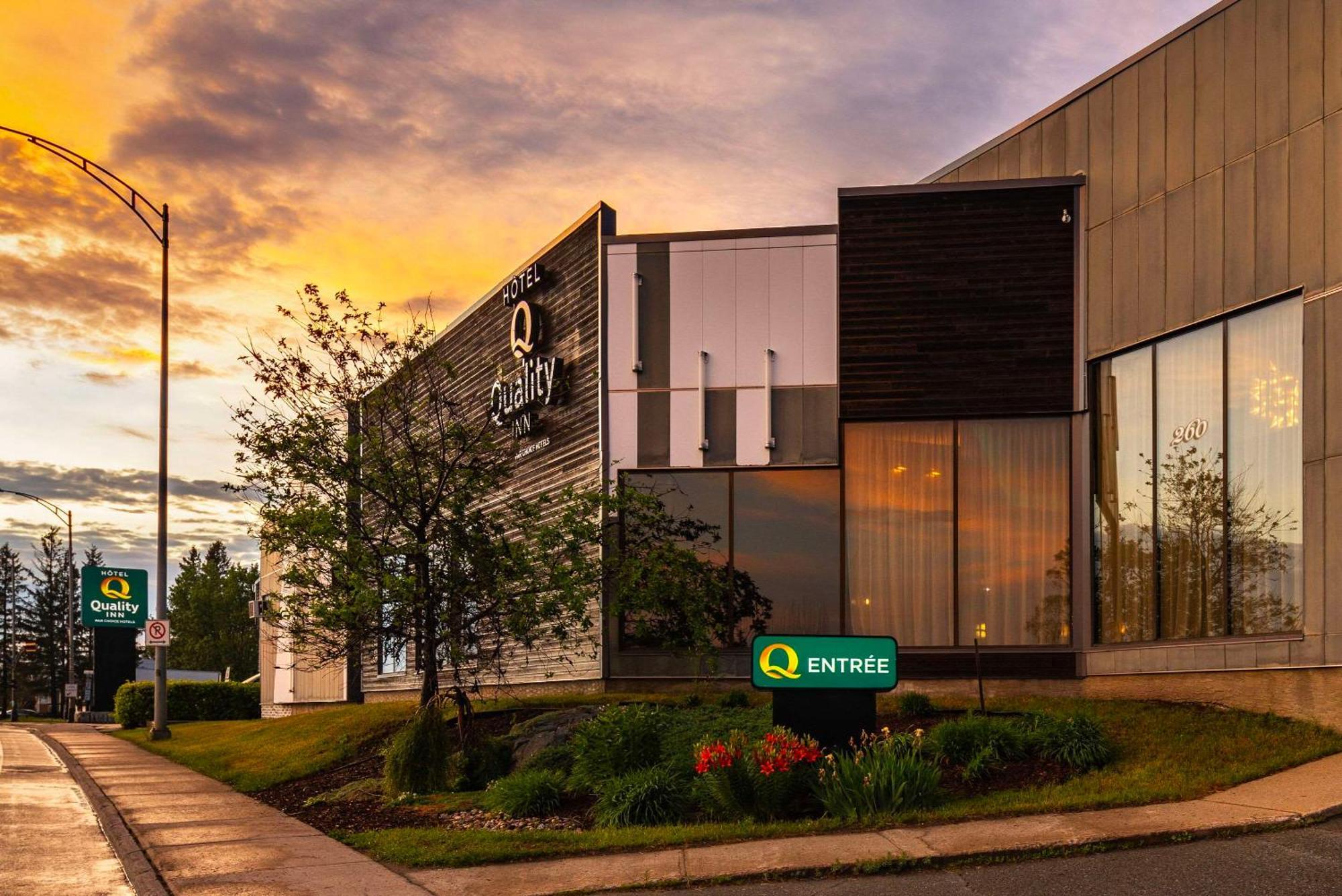 Quality Inn Rouyn-Noranda Exterior photo