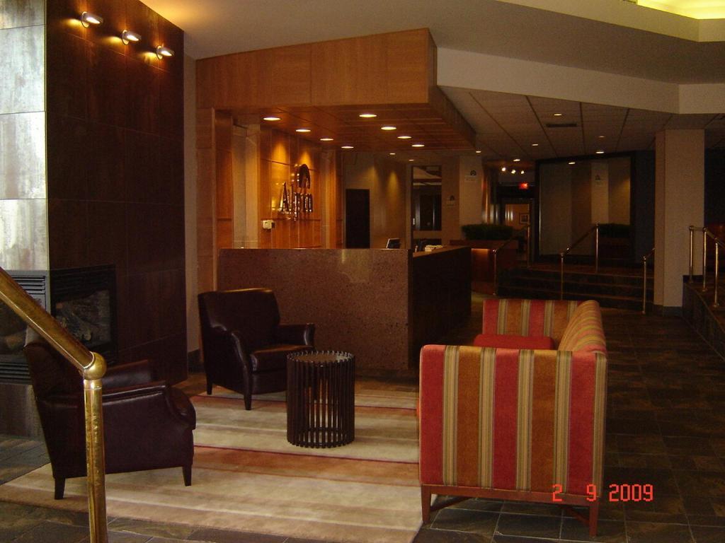 Quality Inn Rouyn-Noranda Exterior photo